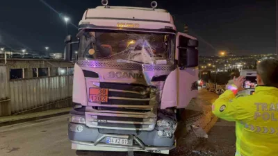Kocaeli’de freni boşalan park halindeki tankerin geri kayması neticesinde 3