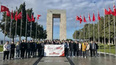 DÜZCE (İHA) – ‘Bir Destandır Çanakkale’ programı kapsamında Düzceli gençler,