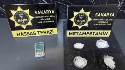 İstanbul’dan Sakarya’nın Hendek ilçesine uyuşturucu madde getireceği tespit edilen şahıslara