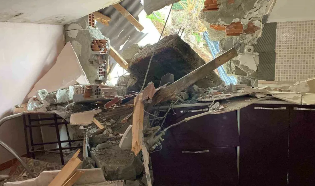 Kocaeli’nin Derince ilçesinde hafriyat çalışması yapılan alanda istinat duvarının çökmesi