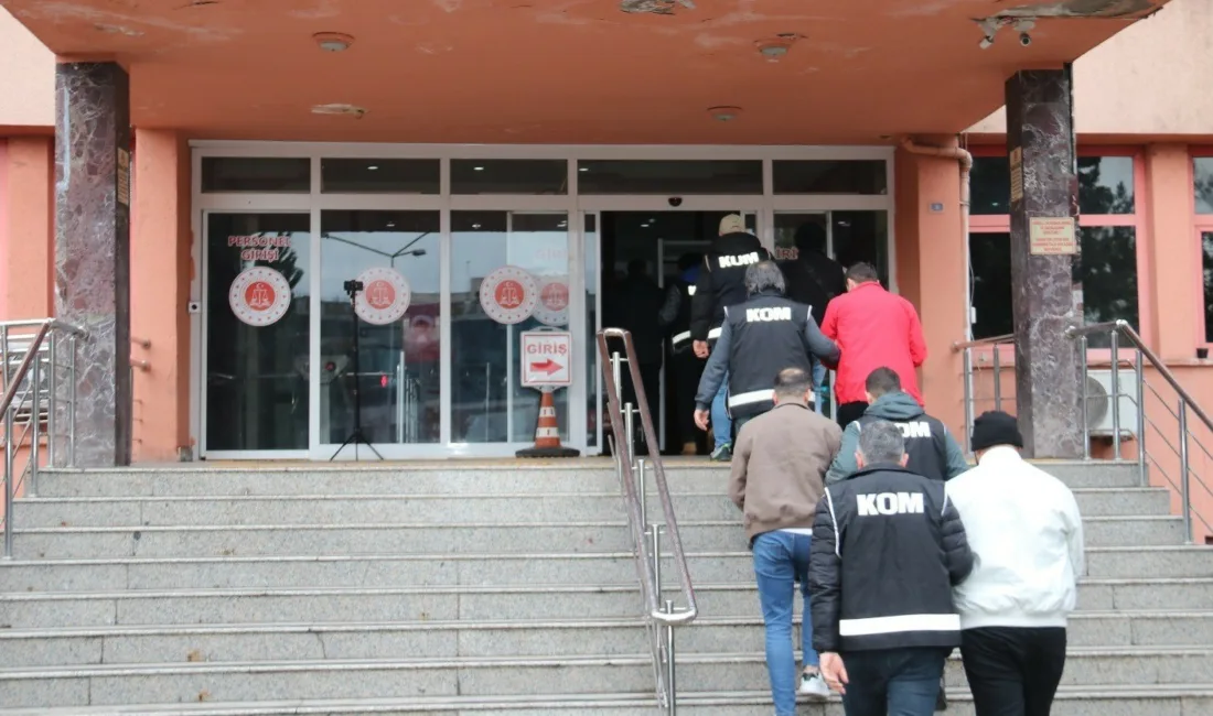 Karabük’te kendilerini polis olarak tanıtıp bir vatandaşı “adınız terör örgütü