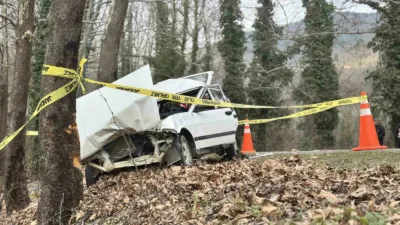 Karabük’ün Safranbolu ilçesinde kontrolden çıkan otomobilin ağaca çarpması sonucu 1