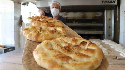 Karabük’te Ramazan pidesine yüzde 24 zam yapılırken, 300 gram yumurtalı