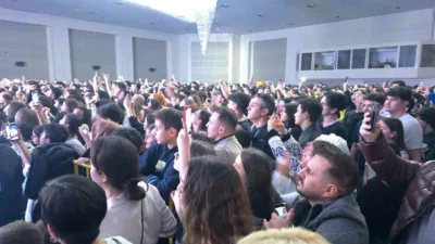 Zonguldak’ın Karadeniz Ereğli ilçesinde düzenlenen konserde, Süleyman Burak Bodur, sahne
