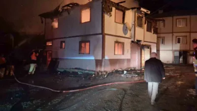 Kastamonu’nun Daday ilçesinde çıkan yangında iki katlı ev kullanılamaz hale