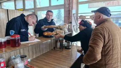 Kastamonu’nun Taşköprü ilçesinde zabıta ekiplerince Ramazan ayı sebebiyle unlu mamullerde