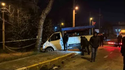 Sakarya’nın Erenler ilçesi D-650 kara yolunda iki kamyonetin çarpışması neticesinde
