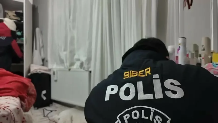 Kocaeli’de çocukların kullanıldığı müstehcen görüntüleri depoladıkları ve paylaştıkları iddiasıyla gözaltına