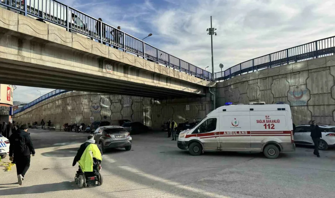 Karabük’te köprüden atlamak isteyen şahsın vatandaşlar ve polis ekiplerinin müdahalesine