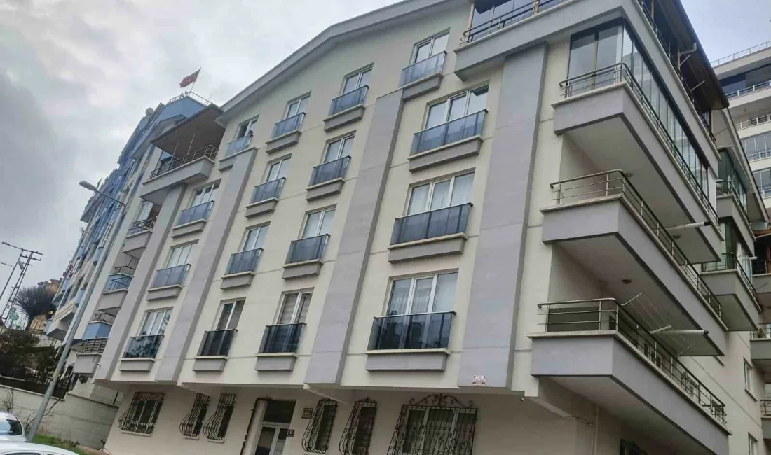 Ankara’nın Mamak ilçesine bağlı Harman Mahallesi’nde meydana gelen toprak kayması,