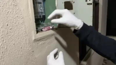 Sakarya’nın Hendek ve Pamukova ilçelerinde polis ekiplerince yapılan operasyonda otomobile