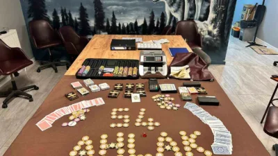 Sakarya’da sosyal medya üzerinden “VIP Poker Davetiyesi” göndererek gizli yerlerde
