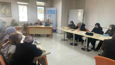 Pursaklar Belediyesi bünyesinde hizmet veren Hanımevlerinde mukabele programları başladı. Pursaklar