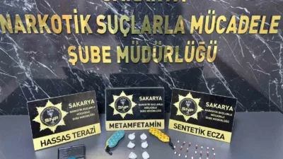 Sakarya’da emniyet ekiplerince uyuşturucu ticaretini önlemek amacıyla iki farklı ilçede