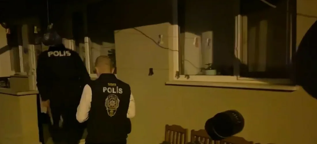 Sakarya merkezli 12 ilde düzenlenen eş zamanlı operasyonda, müstehcen görüntüleri