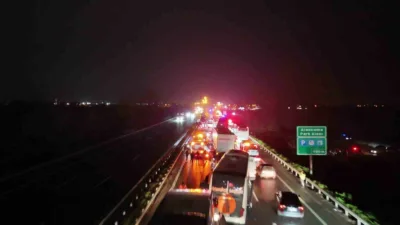 Anadolu Otoyolu’nun Sakarya geçişinde 16 aracın karıştığı zincirleme trafik kazasında,