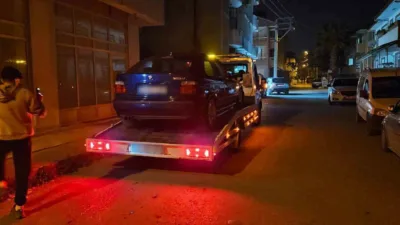 Sakarya’nın Erenler ilçesinde bulunan Modern Sanayi Sitesi’nde araçlarıyla drift yaparak