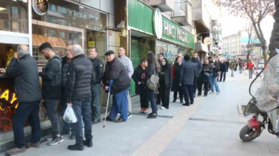 Sakarya’da Ramazanın ilk gününde vatandaşlar, iftar sofralarının vazgeçilmezi olan Ramazan