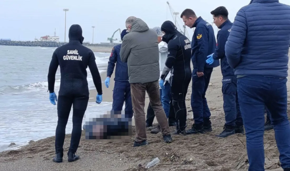 Sakarya’nın Karasu ilçesinde sahilde erkek cesedi bulundu. Ekipler çalışmalarını sürdürüyor.
