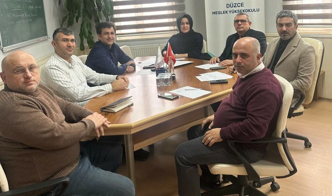 DÜZCE(İHA) – Düzce’de sektör temsilcileri ilgili branşlardaki derslere girerek tecrübelerini