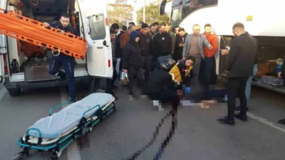 Kocaeli’nin Körfez ilçesinde servis şoförü Yılmaz Sınıksaran’ı (48) aracının lastiğini