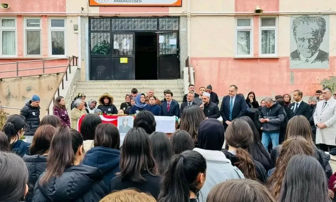 Ankara’da meydana gelen trafik kazasında hayatını kaybeden 10. sınıf öğrencisi