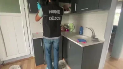 DÜZCE (İHA) – Düzce’de narkotik suçlarla mücadele ekiplerinin yaptığı operasyonlarda