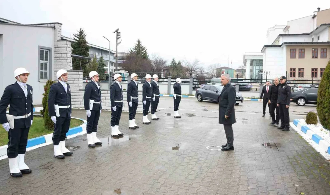 DÜZCE (İHA) – Düzce Valisi Mehmet Makas, Düzce İl Emniyet