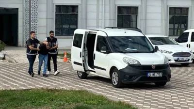 Kocaeli’de yeğeniyle kaçarak evlenen genci özel halk otobüsünde yolcuların gözü