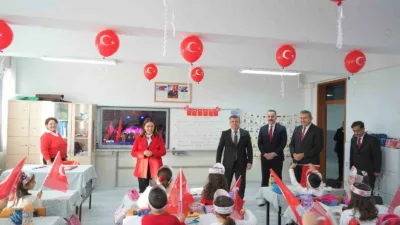 Zonguldak’ta 2025-2026 eğitim öğretim yılının ikinci yarısı, “Bayrak Sevgisi” temasıyla
