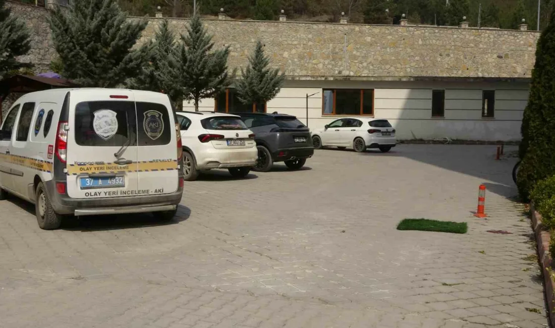 Kastamonu’da apartmanın 8’inci katındaki evinin balkonundan beton zemine düşen genç,