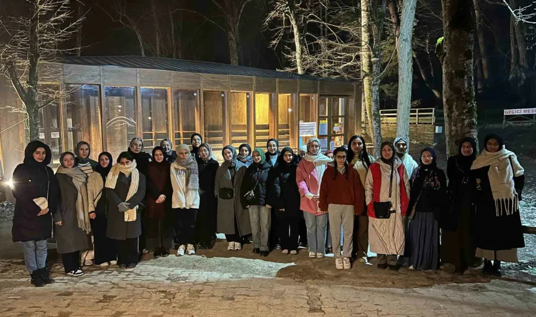 DÜZCE (İHA) – Akçakoca Gençlik Merkezi tarafından gençlerin katılımıyla sahur