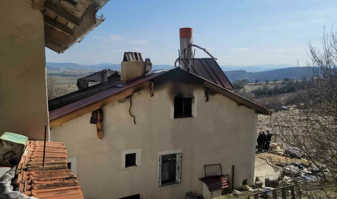 Karabük’ün Eflani ilçesinde baca kaynaklı olduğu değerlendirilen ev yangınında 1