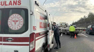 Ankara’nın Polatlı ilçesi E-90 karayolunda 4 aracın karıştığı zincirleme trafik