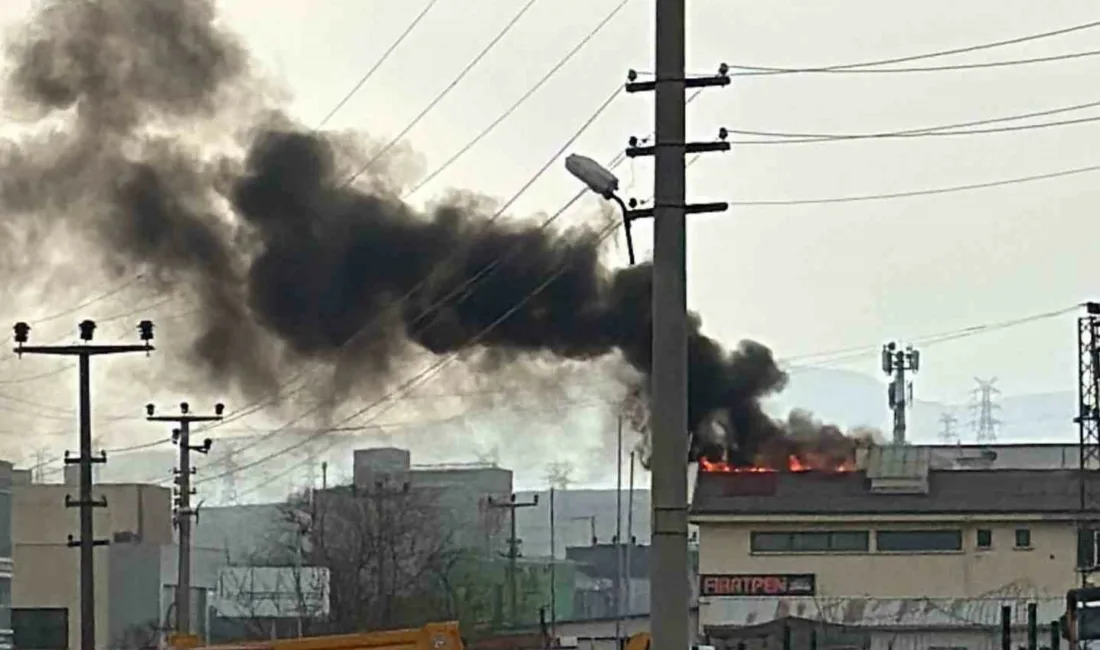 Ankara’nın Sincan ilçesinde bulunan kapı ve pencere imalat atölyesinde yangın