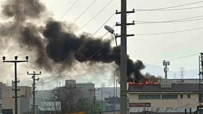 Ankara’nın Sincan ilçesinde bulunan kapı ve pencere imalat atölyesinde yangın