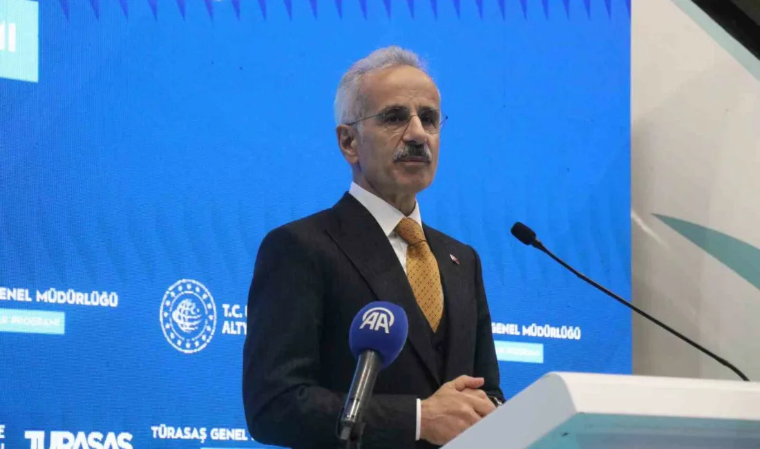 Ulaştırma ve Altyapı Bakanı Abdulkadir Uraloğlu, Sakarya’da TÜRASAŞ personeli, siyasi