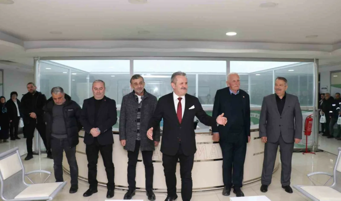 Cumayeri Belediye Başkanı Mustafa Koloğlu, Ramazan Bayramı öncesi mesai arkadaşlarıyla