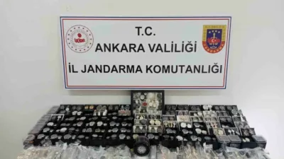 Ankara’da kaçakçılığa karşı düzenlenen operasyonlarda kaçak tütün, sigara, gıda malzemeleri