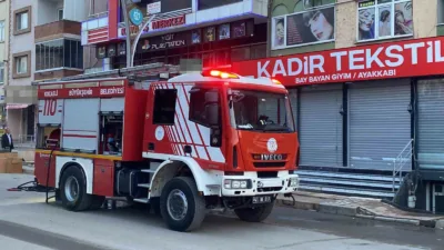 Kocaeli’nin Körfez ilçesinde bir iş yerinde bilgisayarın patlaması sonucu yangın