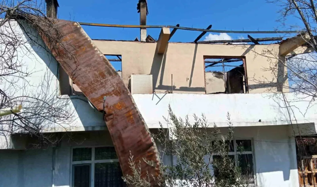 Bolu’nun Göynük ilçesinde çıkan yangında 2 katlı ev kullanılamaz hale