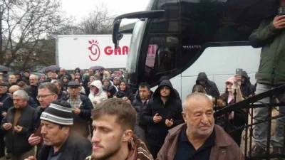 Bolu’nun Mudurnu ilçesinde 37 kişilik kafile, umre için dualarla kutsal