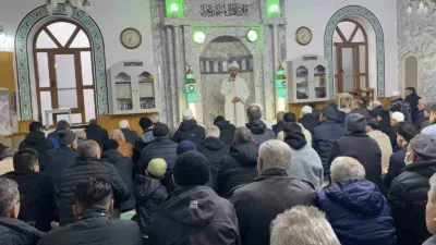 Bolu’da Ramazan Bayramı namazı vatandaşların yoğun katılımıyla kılındı. Namazın ardından