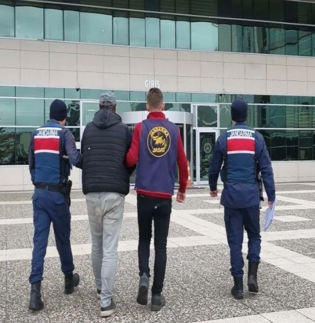 Bolu’da hırsızlık olayına karışan şüpheli, JASAT ekiplerince yakalandı. Bolu İl