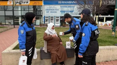 Bolu’da, polis ekipleri 8 Mart Dünya Kadınlar Günü dolayısıyla kentin