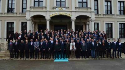 Bolu’da Ramazan Bayramı dolayısıyla valilik binasında geleneksel bayramlaşma programı düzenlendi.