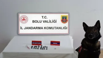 Bolu’da araçta uyuşturucuyla yakalanan 4 şüpheli hakkında yasal işlem başlatıldı.