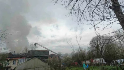 Zonguldak’ın Çaycuma ilçesine bağlı Perşembe beldesi Keçecioğlu Mahallesinde iki katlı