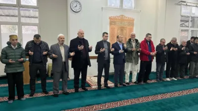DÜZCE(İHA) – Düzce’nin Çilimli ilçesinde ilk bayramlaşma bayram namazı sonrasında
