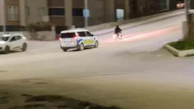 Karabük’te ’dur’ ihtarına uymayarak trafik polislerinden kaçan motosikletli, cep telefonu